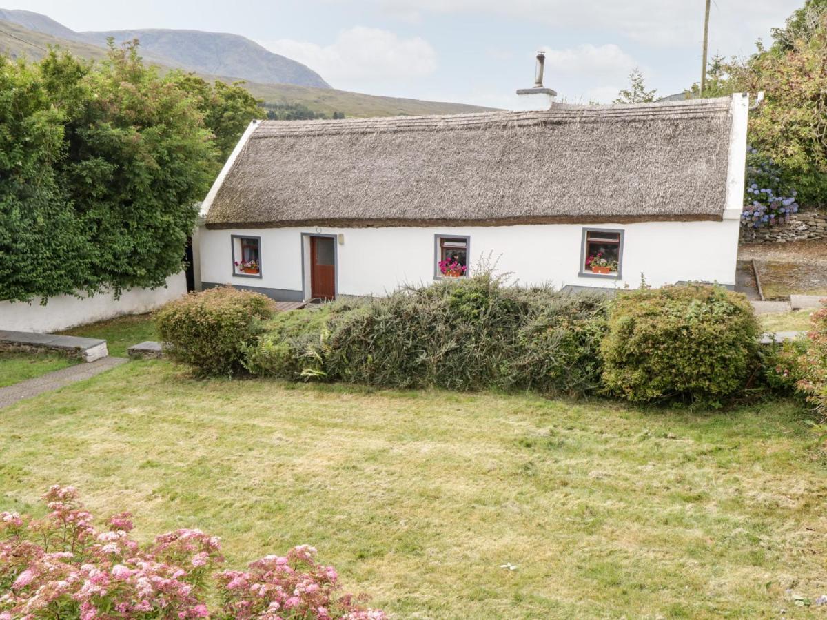 The Thatched Cottage Liscarney Bagian luar foto